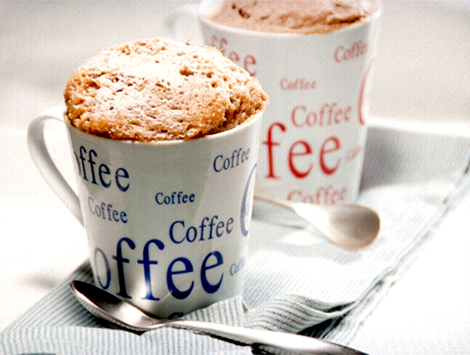 Aprenda a fazer bolo de caneca de café!