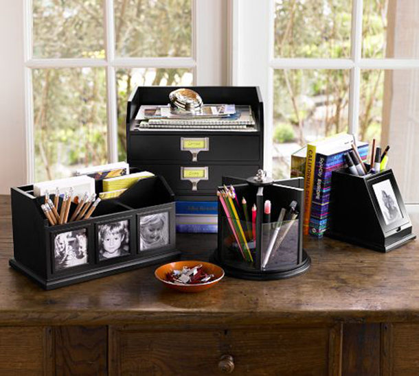 Dicas para deixar a mesa do trabalho organizada.